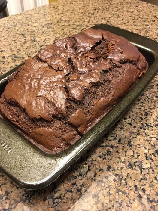 Przepis na ciepły karmelowy chleb brownie