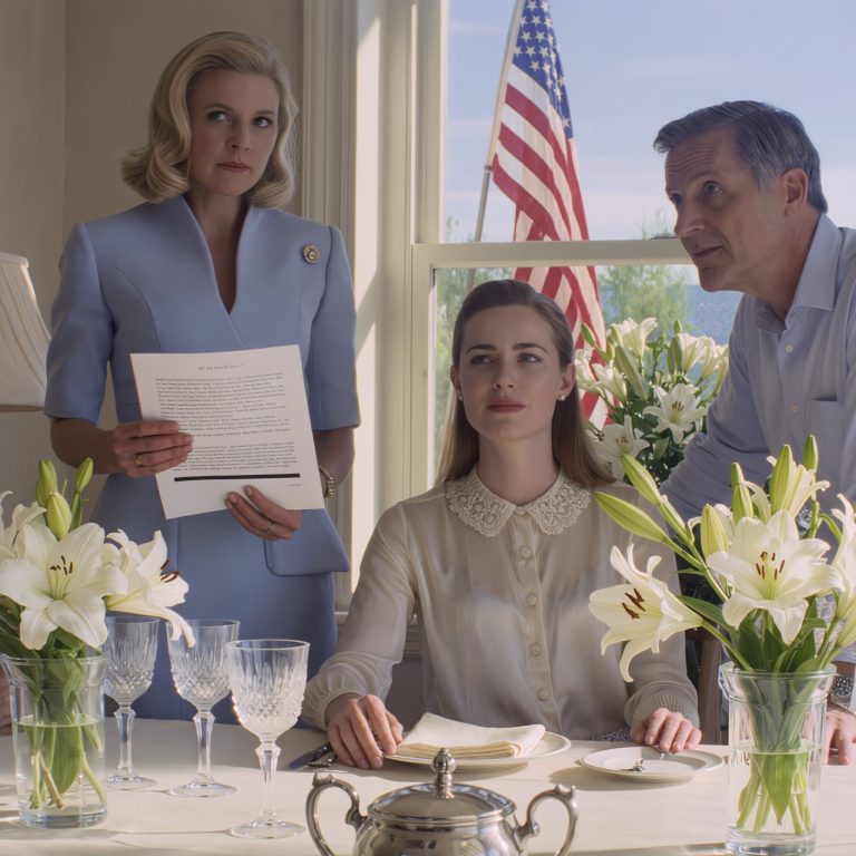 Moja rodzina nazywała mnie „dziewczyną z lumpeksu”. Na Wielkanoc moja siostra dowiedziała się, że mam 9 milionów dolarów i nalegali, żebym jej wszystko oddała. Nie mogłam przestać się śmiać i zatrzasnęłam im drzwi PROSTO PRZED TWARZĄ.