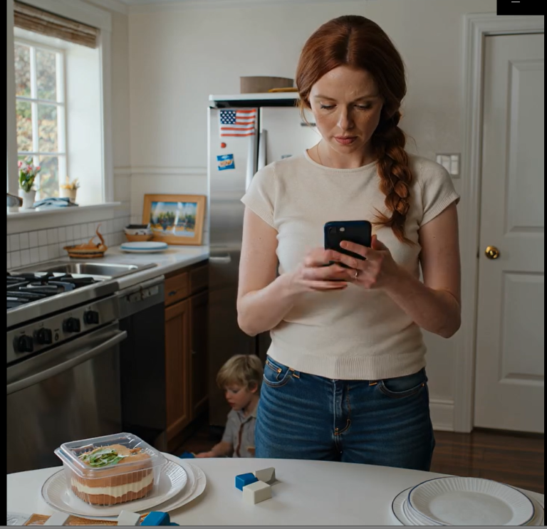 Nikt nie przyszedł na urodziny mojego syna. Kilka dni później tata napisał SMS-a: „Potrzebuję 2200 dolarów na ukończenie studiów przez brata”. Wysłałem 1 dolara z „najlepszymi życzeniami”. Potem wymieniłem zamki. Potem przyjechała policja.