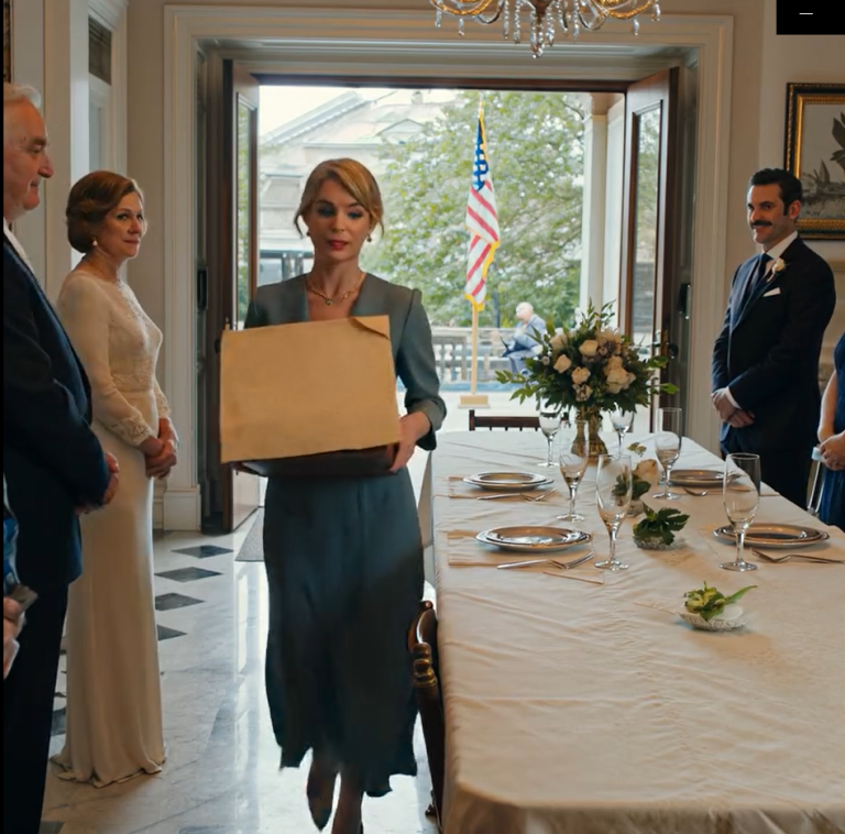 Nigdy nie powiedziałam siostrze, że jestem oficerem marynarki wojennej. Zawsze myślała, że ​​jestem po prostu jakąś spłukaną, spokojną kobietą. Kiedy zaprosiła mnie na wystawne przyjęcie zaręczynowe córki, chciałam zobaczyć, jak potraktują tę „biedną” siostrę. ALE W CHWILI, GDY WSZEDŁAM…