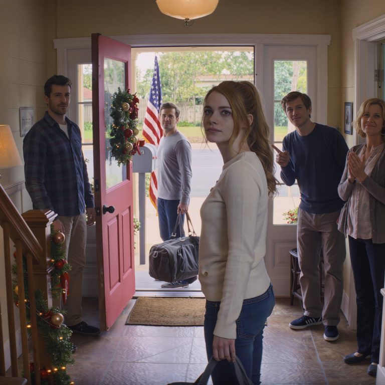 Moja mama skinęła głową, gdy mój brat podniósł głos i odprowadził mnie do drzwi: „Lepiej będzie, jeśli wyjedziesz dziś wieczorem”. Nie kłóciłam się, po prostu spakowałam walizki. Dziś rano mój telefon pękał w szwach od…