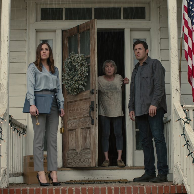 „Czy to… Ty, Olivio?!” Moja teściowa zbladła. Pięć lat temu wyrzuciła mnie z domu, kiedy byłam w ciąży – a wczoraj kupiłam ich dom na aukcji długów. „Kochanie, uratowałaś nas!” – powiedział mój były – ten sam mężczyzna, który kiedyś widział, jak płaczę na schodach – po czym pobiegł mnie przytulić. Uśmiechnęłam się i powiedziałam…