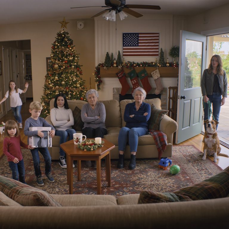 Moja 9-letnia córka wróciła do domu, a jej pies zniknął. Mama przyznała, że ​​oddała go kuzynom, żeby mogli kupić nowe iPady. Moja córka była zdruzgotana i od razu do mnie zadzwoniła. Pojechałam do domu, zachowałam spokój i zrobiłam jedyną rzecz, która miała znaczenie: skupiłam się na odzyskaniu psa i ustaleniu jasnych granic – natychmiast.