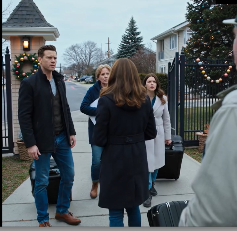 Mój mąż wybrał się na sekretną wycieczkę ze swoją kochanką i członkami jej rodziny. Kiedy wrócili, dom był już sprzedany. Spakowałam wszystko i przeprowadziłam się za granicę.