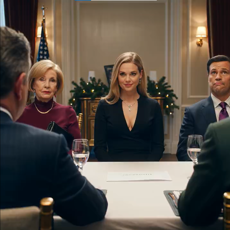 Zaszłam w ciążę w 10 klasie. Rodzice się mnie wyrzekli, wyrzucili z domu. 20 lat później pojawili się, domagając się spotkania z ich „wnukiem”. Ale to, co zobaczyli, ich zszokowało…