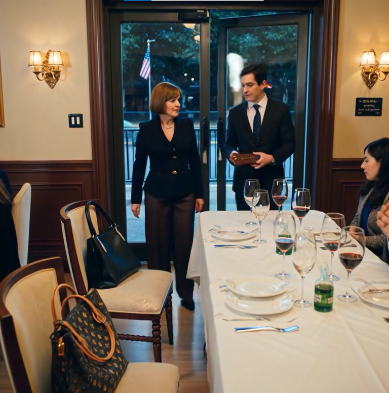 „Mamo, chodź tu i zapłać rachunek” – zawołała i rozkazała moja synowa. Wtrącił się głos mojego syna: „Mamo, potraktuj to jak dobry uczynek”.