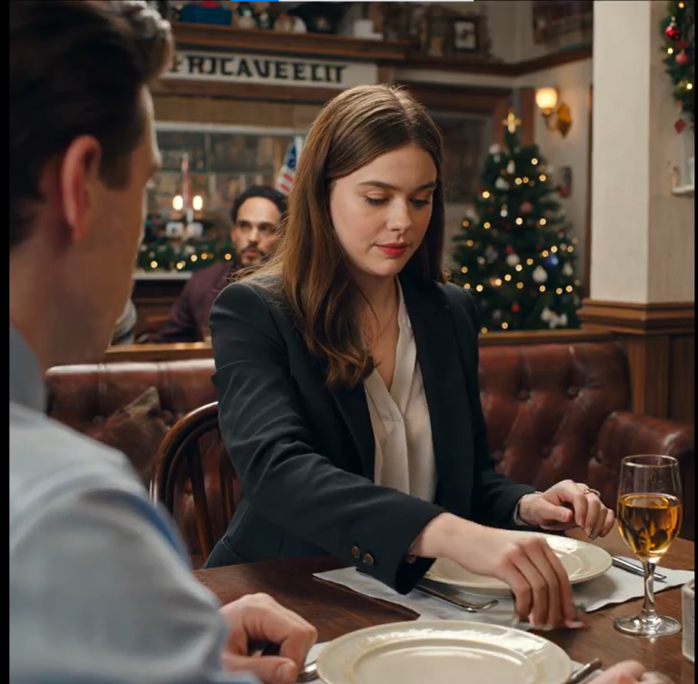 Podczas sobotniego lunchu mój narzeczony oznajmił: „Ślub odwołany. Już cię nie kocham”. Powiedział to wystarczająco głośno, żeby wszyscy usłyszeli. Uśmiechnęłam się i powiedziałam: „Dziękuję za szczerość”. Zdjęłam pierścionek, schowałam go do kieszeni i powiedziałam, że urządzam imprezę „z ucieczką”. Jego znajomi przestali się śmiać, gdy PODAŁAM JEDEN SZCZEGÓŁ