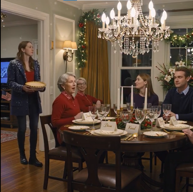 Przyjechałem do domu na święta, ale moje miejsce przy stole było zajęte. „W tym roku tylko najbliższa rodzina” – powiedziała mama, stawiając talerz przed narzeczonym mojej siostry. Wyszedłem i po cichu zakończyłem transfery czynszu i…