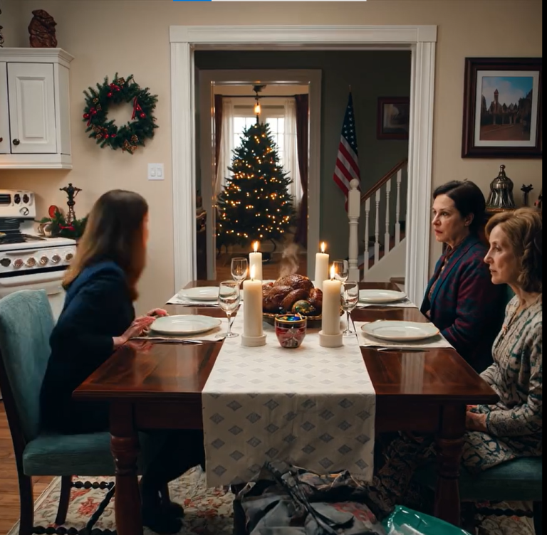 „Musisz się wyprowadzić” – oznajmiła mama w połowie kęsa świątecznego indyka. „Naprawdę?” – odpowiedziałem spokojnym głosem. „Ja płacę czynsz, rachunki i zakupy”. Następnego ranka spakowałem się i wyszedłem, nie mówiąc ani słowa.