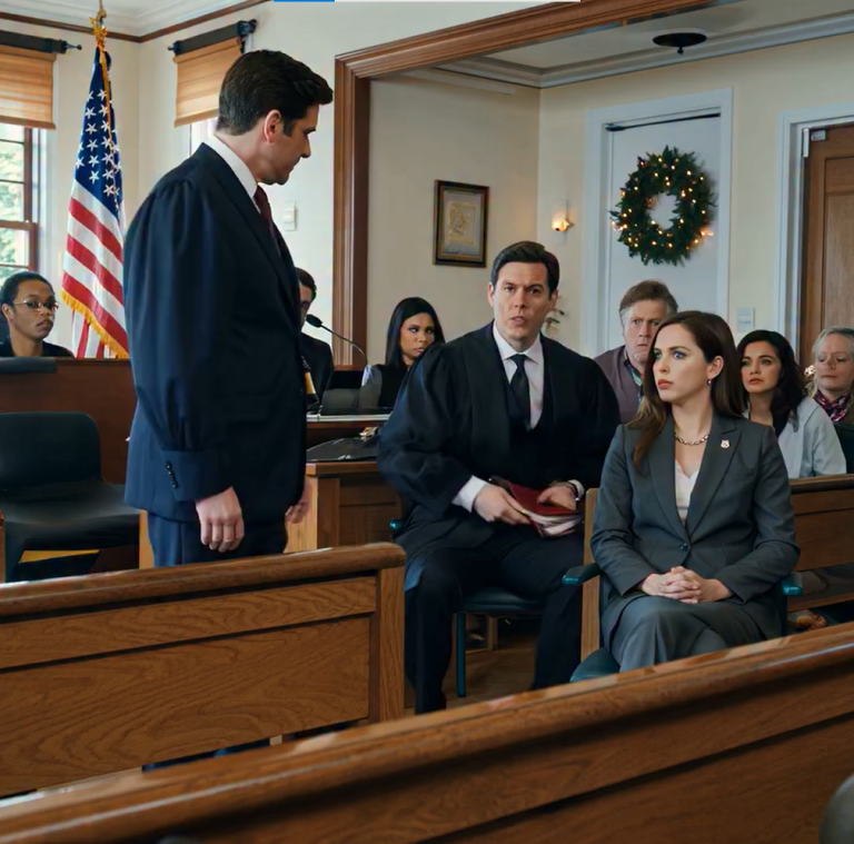 Mój brat oskarżył mnie o „nielegalne wykonywanie zawodu prawnika”, a ja nie powiedziałem ani słowa. Patrzyłem tylko, jak sędzia przewodniczący otwiera moje akta – a potem zbladł i bez ostrzeżenia wszedł do sali sądowej. Wtedy wiedziałem, że czyjaś historia zaraz się rozpadnie… I że to nie będzie moja.