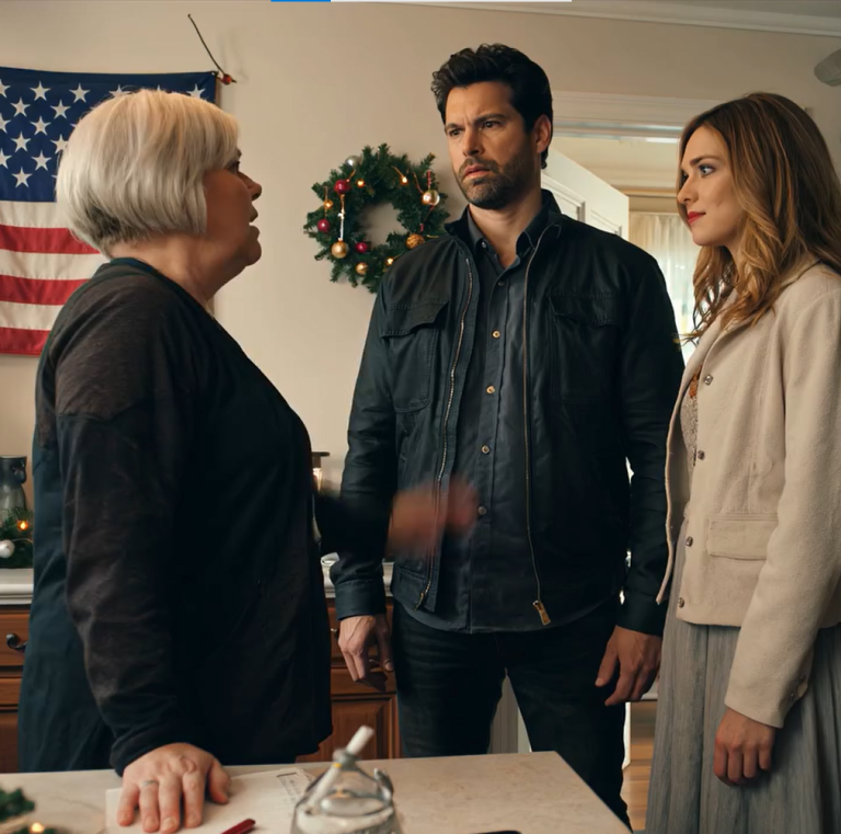 Spokojnie poprosiłem synową, żeby nie paliła ze względu na moje zdrowie. Mój syn warknął: „Zamknij się! Śmierdzisz gorzej niż dym!” i mnie uderzył. Jego żona uśmiechnęła się krzywo. Ale zaledwie 15 minut później… STAŁO SIĘ COŚ, CZEGO SIĘ NIE PRZEWIDZIAŁ