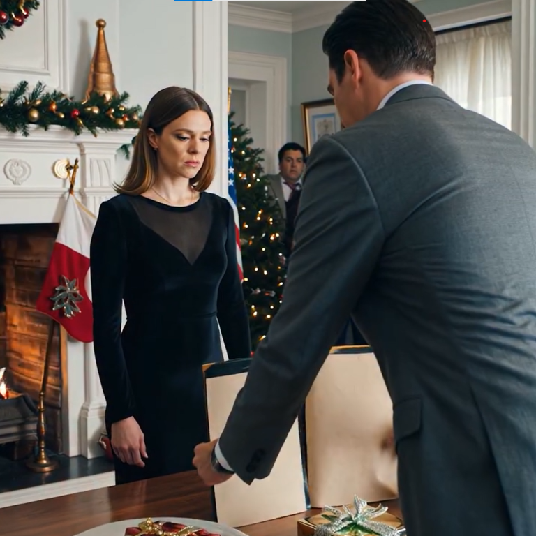 „W Boże Narodzenie mój brat powiedział, że zatrudnił niezależnego śledczego, żeby „wyprostować sprawę”. Wszyscy wiwatowali. Zachowałem spokój. Śledczy otworzył raport: „Po pierwsze: Zweryfikowane aktywa. Po drugie: Nieregularne transakcje firmowe na łączną kwotę 210 000 dolarów”. Potem zwrócił się do mojego brata – i nagle świętowanie nabrało zupełnie innego charakteru”.