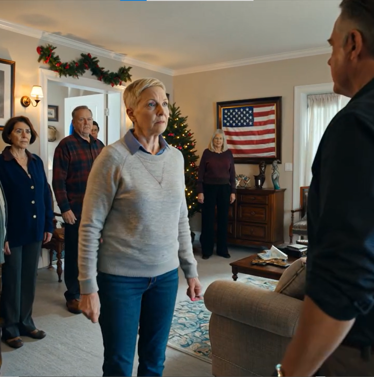 W Boże Narodzenie mój mąż krzyknął: „Gdzie do cholery byłeś?! Cała moja rodzina siedzi tu głodna od godziny, a stół wciąż nie jest nakryty!”. Nie miał pojęcia, co go zaraz spotka!