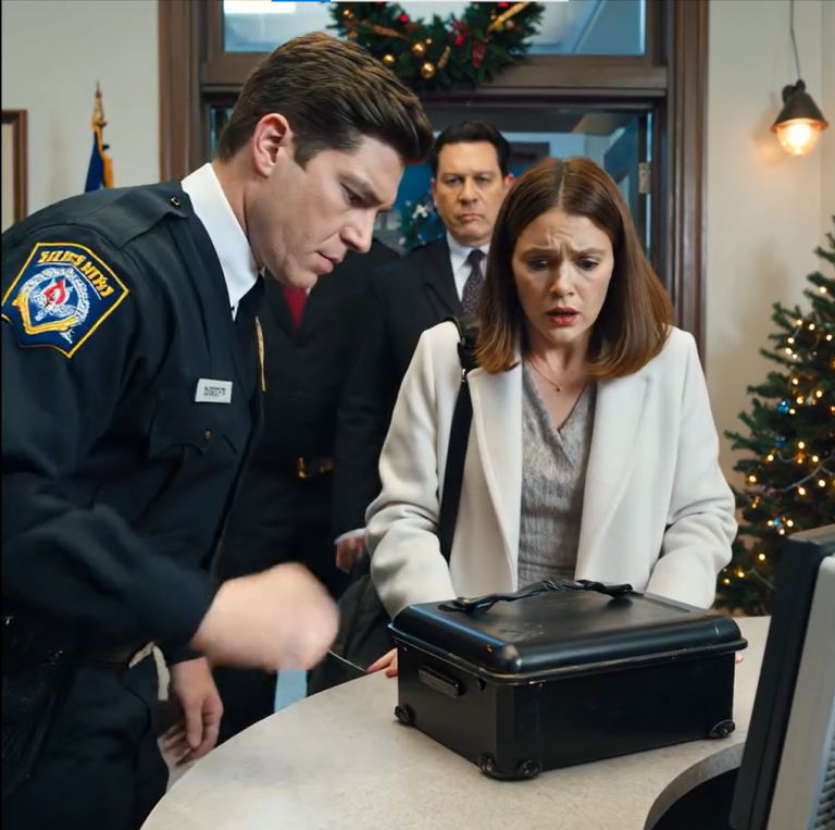 Mój mąż spakował mi torbę. Kiedy dotarłam na stację benzynową i ją otworzyłam, byłam zszokowana, widząc w środku dziwny przedmiot. Zaniosłam ją na komisariat. Tam funkcjonariusz powiedział mi z przerażeniem: „TO BARDZO NIEBEZPIECZNE, PROSZĘ PANIE…”