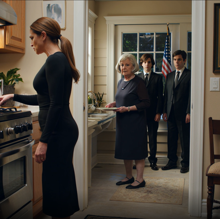 W dniu śmierci mojego męża nie wspomniałam ani słowem o 28 milionach dolarów spadku – ani o wieżowcu w Nowym Jorku, który ma powstać pod moim nazwiskiem. Tej samej nocy moja synowa krzyknęła: „Pakujcie walizki, stary pijawko tu nie zostanie!”. Odpowiedziałam: „Dobra”. POTEM POSTANOWIŁAM ZROBIĆ COŚ, CO…