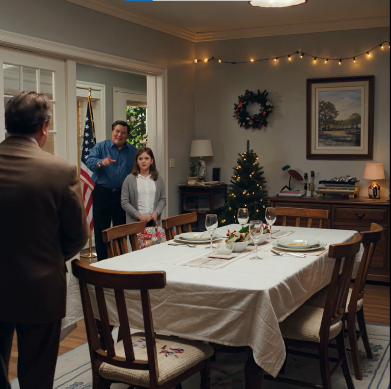 Jechałem dziewięć godzin na urodziny mamy, ale na moim miejscu siedziała jej sąsiadka. Śmiali się. Potem tata napisał SMS-a z prośbą o pieniądze na czynsz, więc… ZAMKNĄŁEM NASZE WSPÓLNE KONTO I ZIGNOROWAŁEM ICH TELEFONY