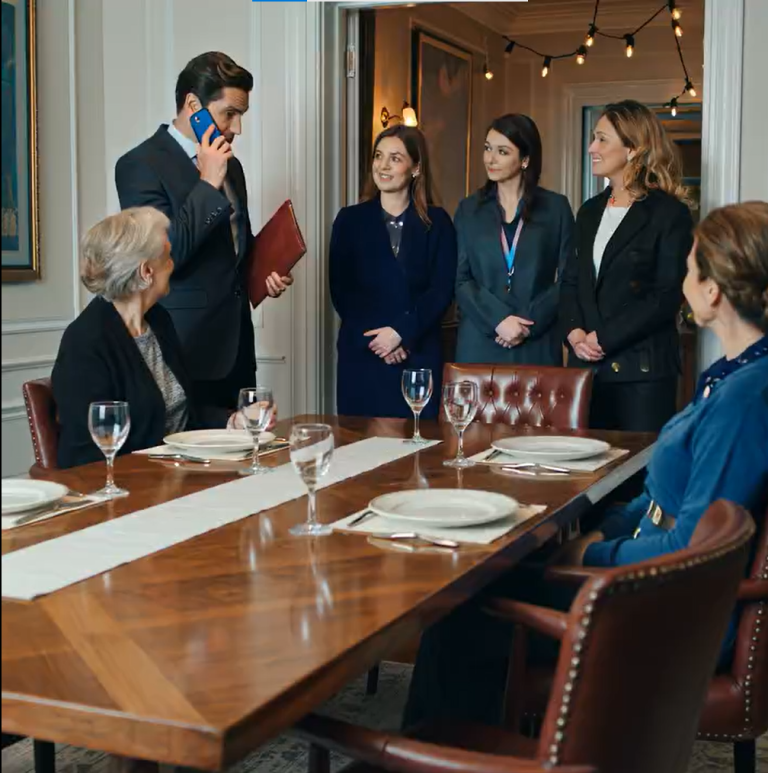 KIEDY PRZYJECHAŁEM, MÓJ SYN I JEGO TEŚCIOWIE ZJEDLI JUŻ OBIAD Z OKAZJI KOŃCA ROKU. MÓJ SYN ZDRAPAŁ...