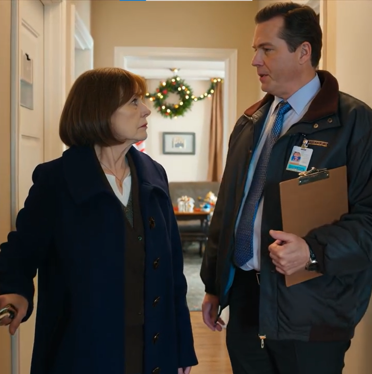 Moja mama ciągle wchodziła do mojego mieszkania, jakby wciąż było jej mieszkaniem. Przestałem się kłócić i dokonałem jednej „niespodzianki” – nowe zamki, powiadomienie administracji budynku i wszystko udokumentowane. Kiedy następnym razem spróbowała użyć zapasowego klucza, zdała sobie sprawę, że nie działa… I że zasady się zmieniły.