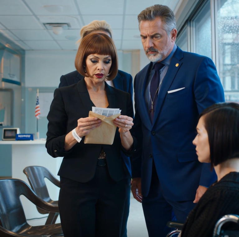 „Jesteś winien swojej siostrze szpik kostny”, krzyczała moja matka, gdy sabotowała moją karierę, upierając się, że „to rodzina”, dopóki nie spojrzałem na nich wszystkich i nie powiedziałem: „tak naprawdę to nie jest moja siostra”, a w pokoju zapadła cisza, gdy wyciągnąłem wyniki testu DNA…