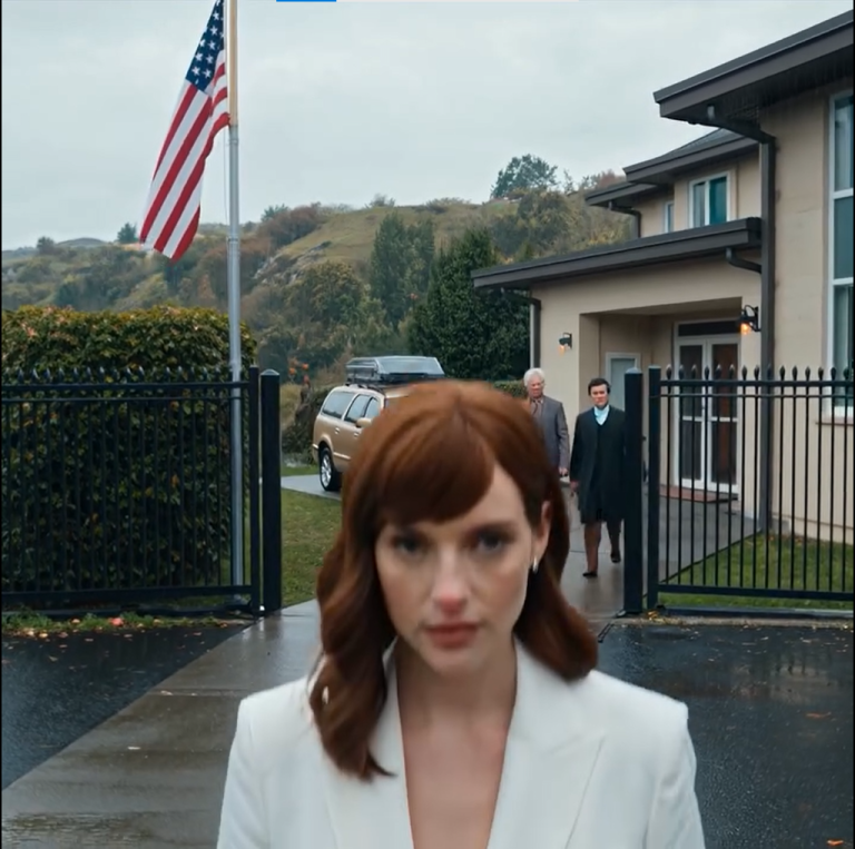 Moi rodzice wyrzucili mnie z domu 6 lat temu, żeby zadowolić moją siostrę, bo krzyczała, że ​​„moja twarz ją fizycznie rozchorowała i zniszczyła jej wizerunek”. Teraz błagają, żebym pozwolił im wejść, bo właśnie kupiłem