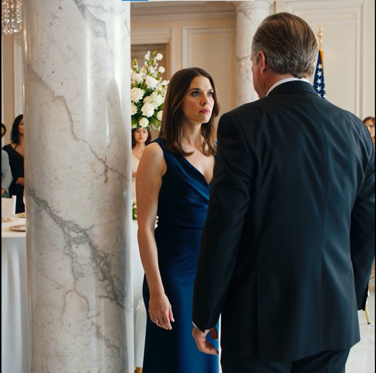 Mój ojciec dał mojej siostrze mój dom na jej ślubie. Powiedziałem „nie”. Uderzył mnie głową o ścianę na oczach wszystkich. Nie wiedział, że gość transmituje na żywo. Tej nocy 5 milionów ludzi patrzyło, jak krwawię. TO BYŁ KONIEC JEGO ŻYCIA I POCZĄTEK MOJEGO