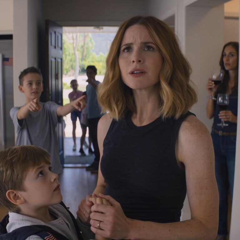 „Mój siostrzeniec uśmiechnął się i bezgłośnie powiedział: »śmieci należą na zewnątrz!« — cały stół zachichotał… Po prostu skinąłem głową, wziąłem syna za rękę i cicho wyszedłem… wtedy mama napisała: »Czy przelałeś dziś pieniądze?« — odpowiedziałem trzema słowami, a następnego ranka cała rodzina…”