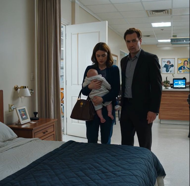 Moja siostra złamała jedyną zasadę, którą miałem i o mało nie zabiła mojej rodziny, a potem pojawiła się na kolacji z kieliszkiem wina. Kiedy zapytałem, dlaczego nie chce przestać, odpowiedziała: „On jeszcze oddycha, prawda?”. To było dziesięć miesięcy temu. Dzisiaj krzyczała moje imię przez kamerę w ringu, błagając mnie, żebym przestał. *BŁAGAŁA MNIE, ŻEBYM PRZESTAŁ.