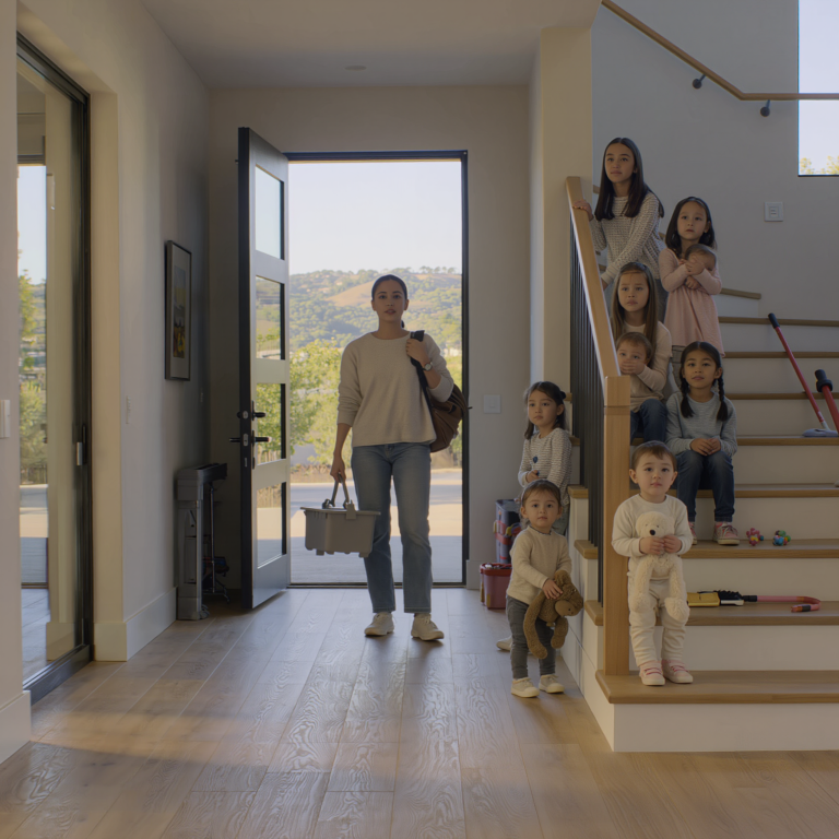 Zwolnił 37 niań w ciągu dwóch tygodni – potem jedna służąca zmieniła wszystko dla jego sześciu córek