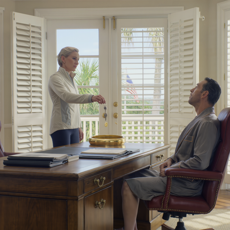 Kazał mi podpisać się pod moją rezydencją albo się wynieść – więc napisałem swoje imię, zostawiłem klucze na biurku i odszedłem bez walizki