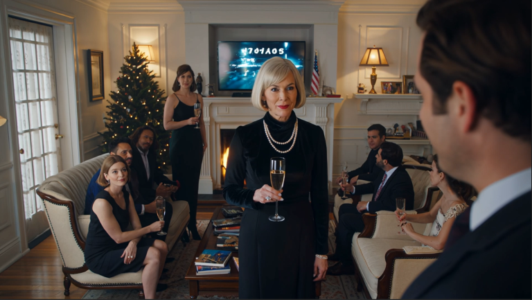 W sylwestra moja synowa nazwała mnie ciężarem, śmiejąc się i brzęcząc kieliszkami. Oczy zwróciły się ku mnie, czekając na wstyd. Uśmiechnęłam się, milczałam i pozwoliłam jej dokończyć… już zastanawiając się, jak zapamięta tę noc.