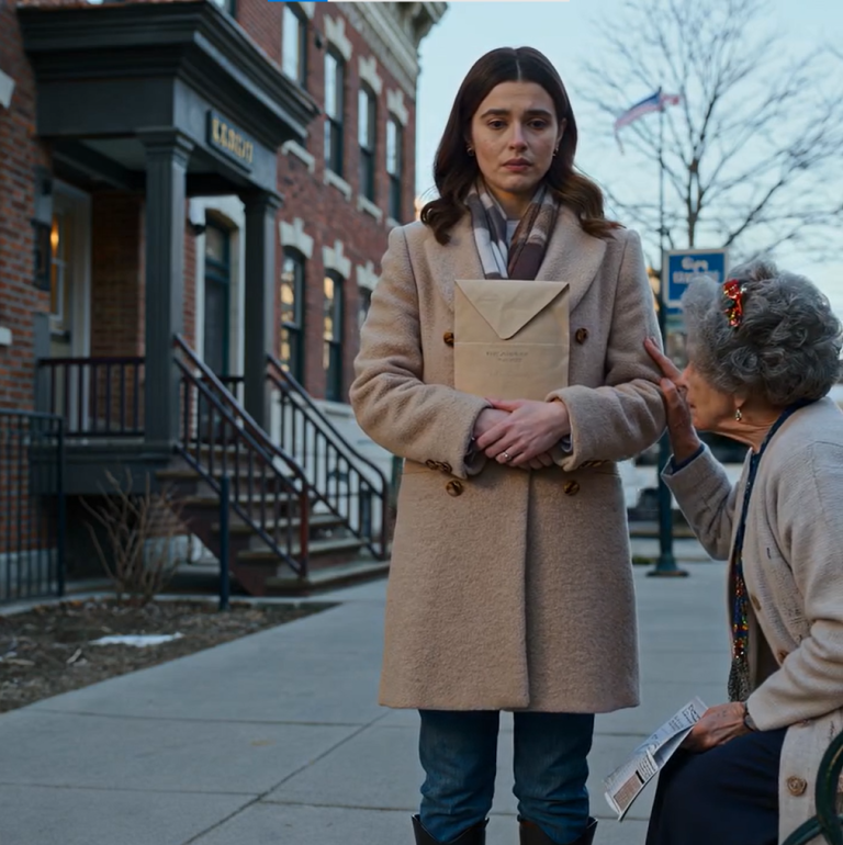 Mój mąż zmarł 5 lat temu. Co miesiąc wysyłałam teściom 200 dolarów na spłatę długu. Pewnego dnia sąsiadka powiedziała mi: „Przestań wysyłać pieniądze. Sprawdź kamerę”.