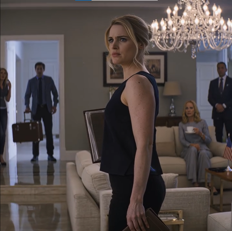 Wróciłem do domu po sześciogodzinnej jeździe i znalazłem na stole karteczkę: „Zajmij się tą starą kobietą”. Potem otworzyła oczy i wyszeptała: „Pomóżcie mi się zemścić – oni nie mają pojęcia, kim naprawdę jestem”.